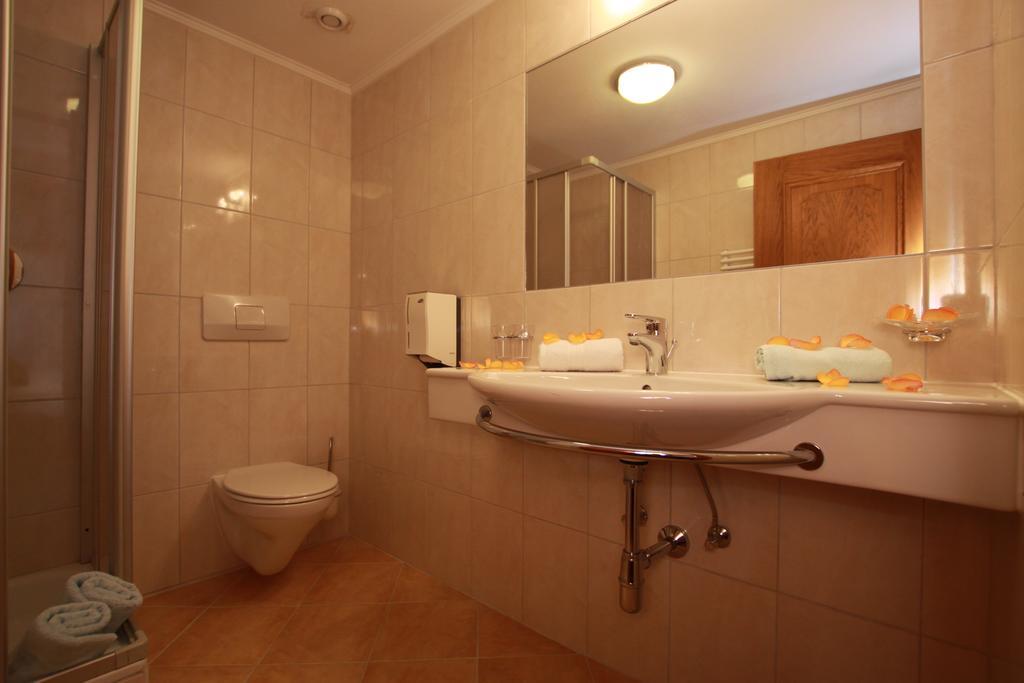 Gmuenderklause Hotel Gerlos Exterior photo